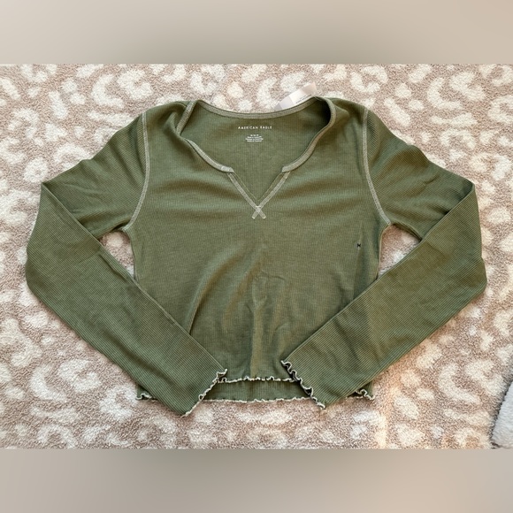 AMERICAN EAGLE GREEN LONG SLEEVE TOP - Picture 1 of 2